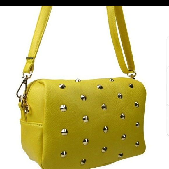🖤Studded crossbody bag! - Picture 2 of 6